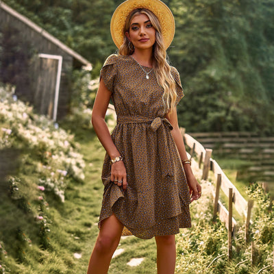 Annette™ | Modisches Kleid mit schmeichelhaftem Taillenband