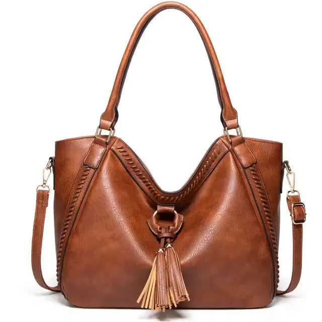 Clara's sophisticated elegance | Luxury leather shoulder bag 