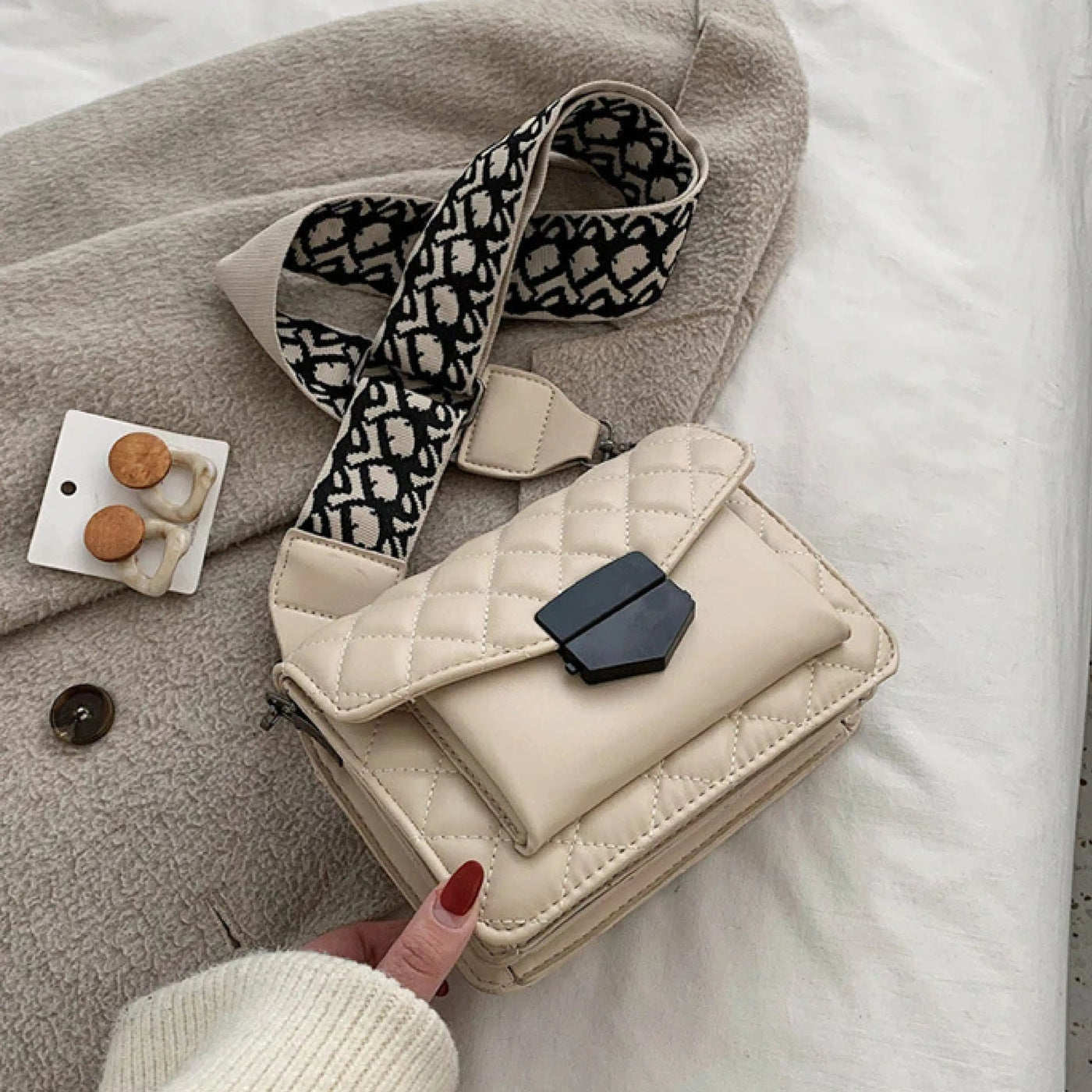 Clara Chic Daily Bag | Stylish Handbag for Everyday Use 