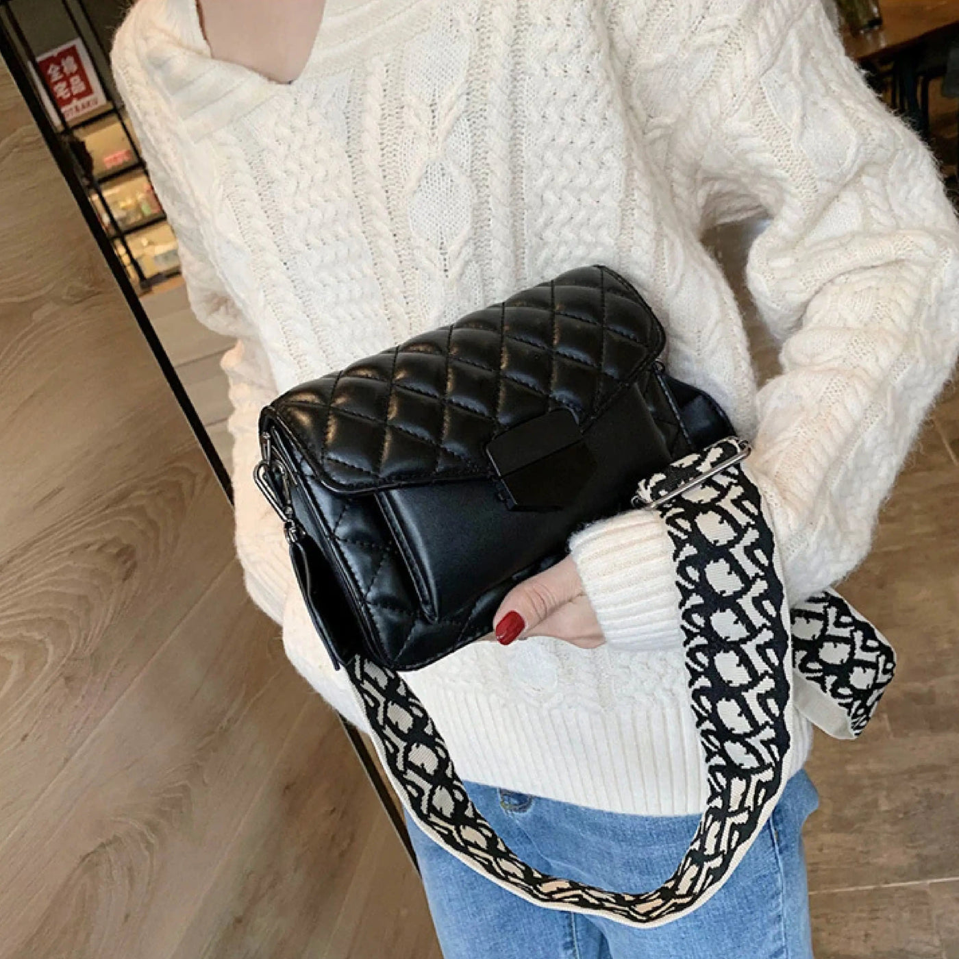 Clara Chic Daily Bag | Stylish Handbag for Everyday Use 